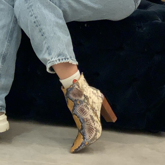 STEVE MADDEN Trista -S Multi snake ankle boots - Picture 3 of 12